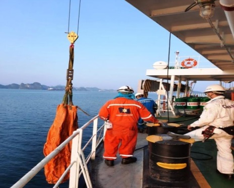 Load test provision crane service in Vietnam.