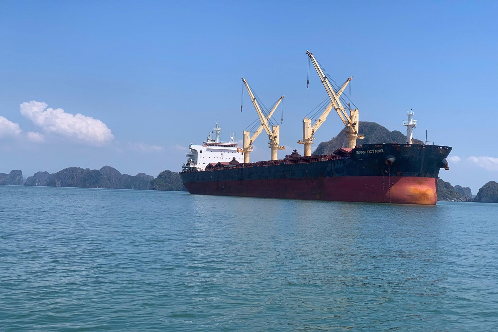 Bulk carrier at Cam Pha Anchorage, Vietnam – VNS marine services