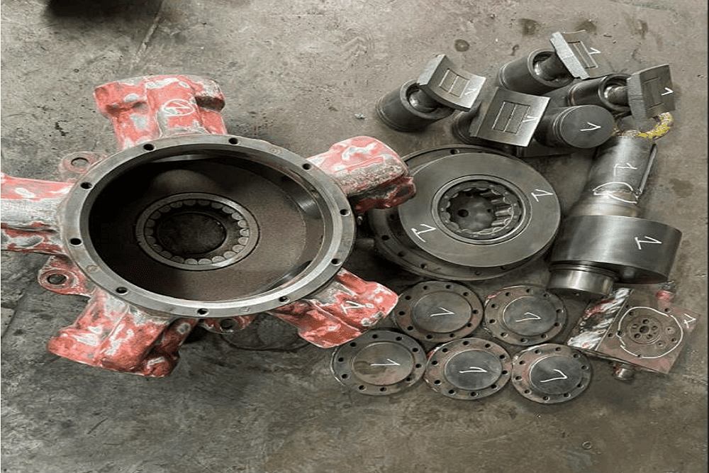 Hydraulic motor dismantled for inspection and overhaul