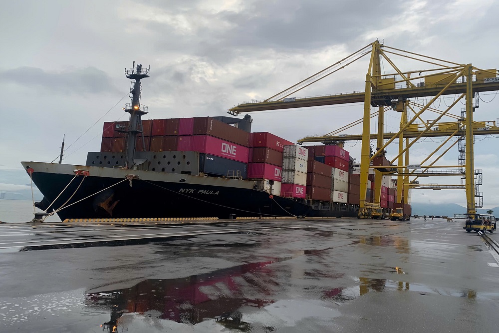VNS ship repair services for a container vessel at Da Nang Port