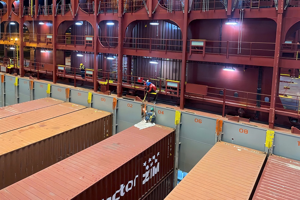 VNS technicians carrying out ship repair work
